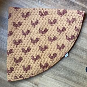 Kate quinn rooster play mat